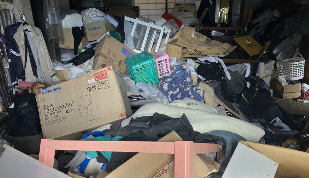 埼玉県鳩山町の戸建ての片付け作業の写真